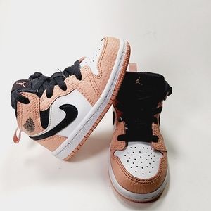 Nike Shoes size 6C Kids.